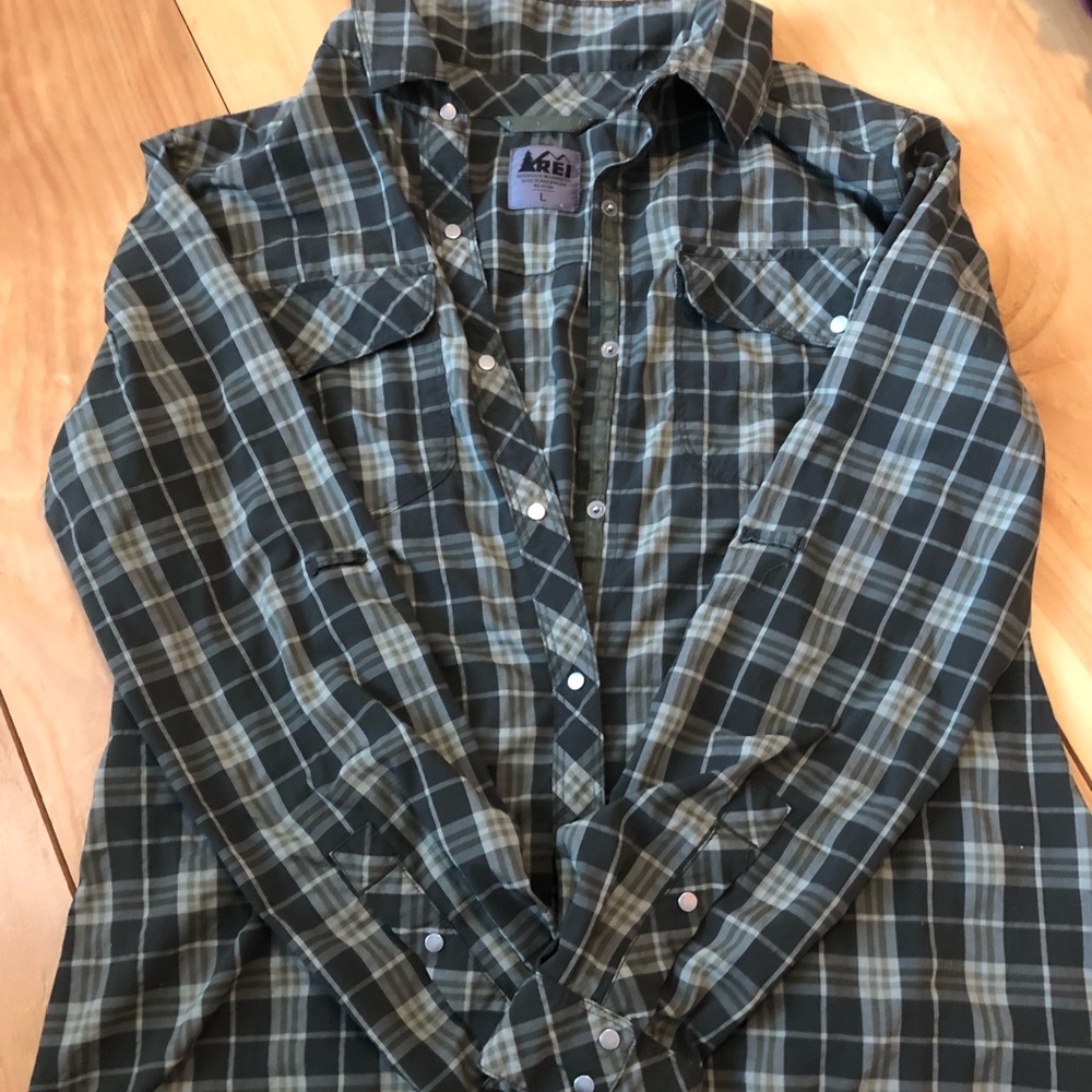 REI FLANNEL BUTTON DOWN LONG SLEEVE SHIRT
